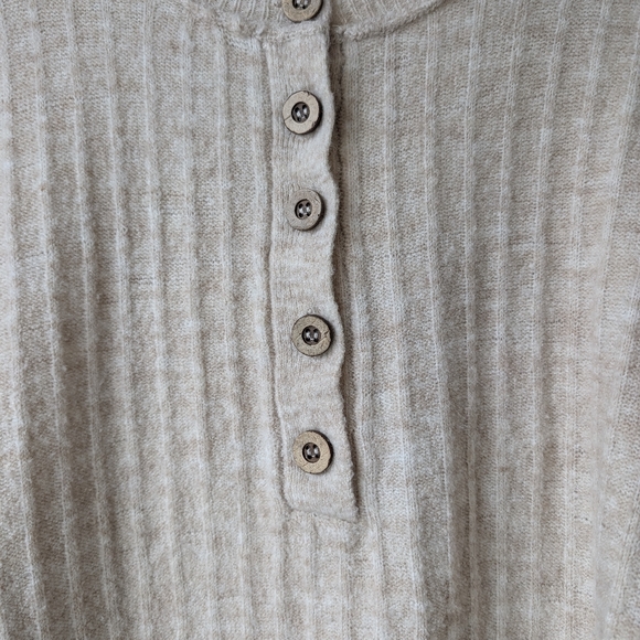 Free People Women's Sweater Henley Cozy Beige Knit Size Small Oversized Boho - Picture 8 of 11